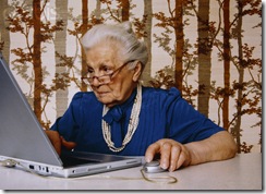 old-woman-using-laptop